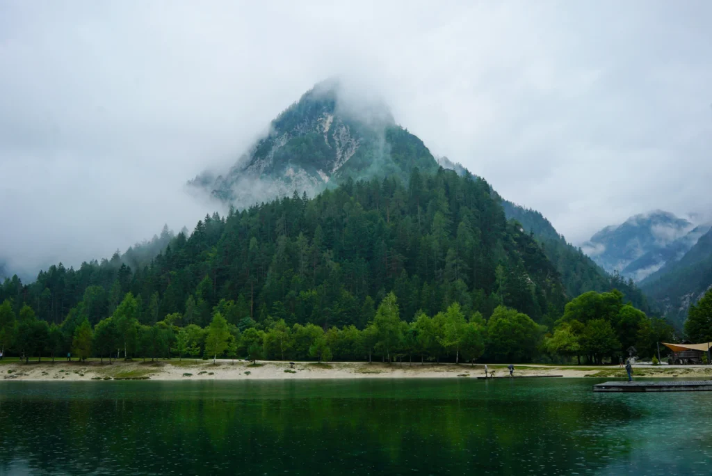 Rivers / Lakes 38