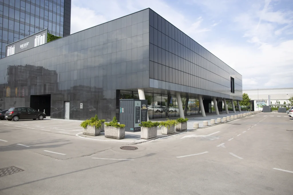 Modern / Business City Streets 21