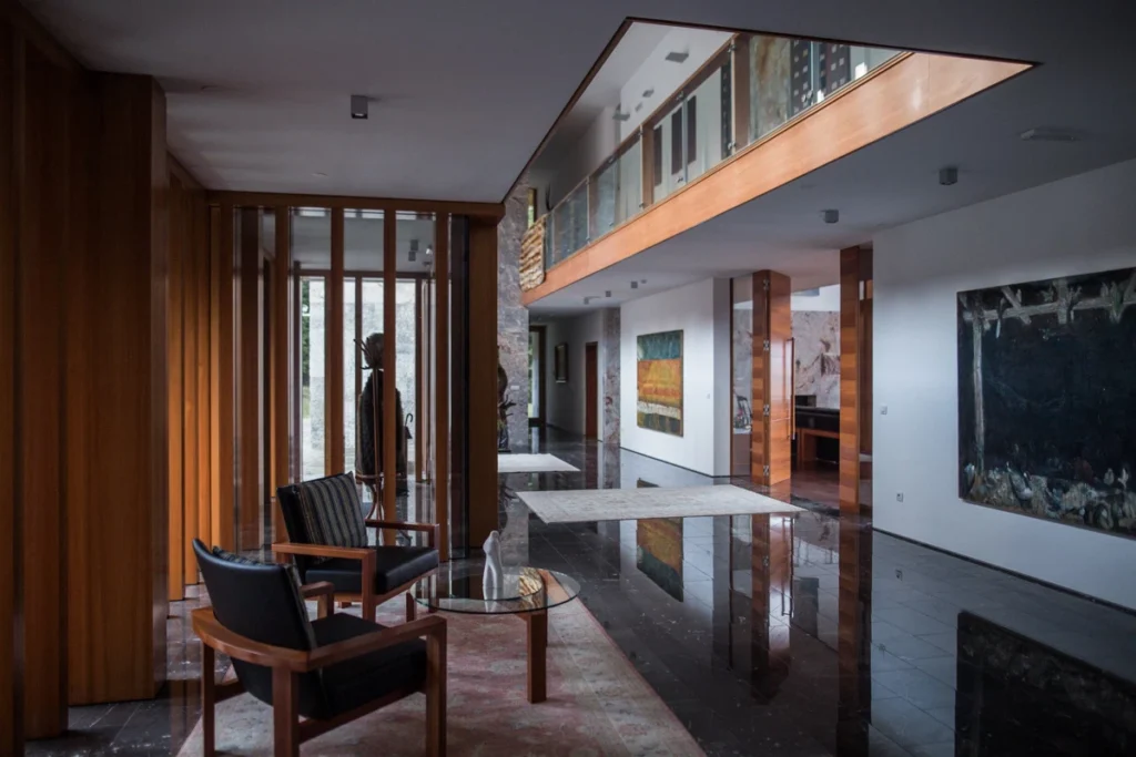 Houses / Apartments 46