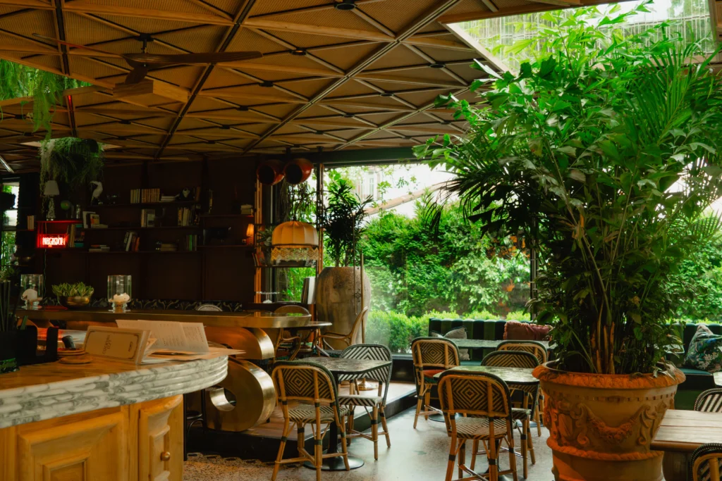Restaurants 100