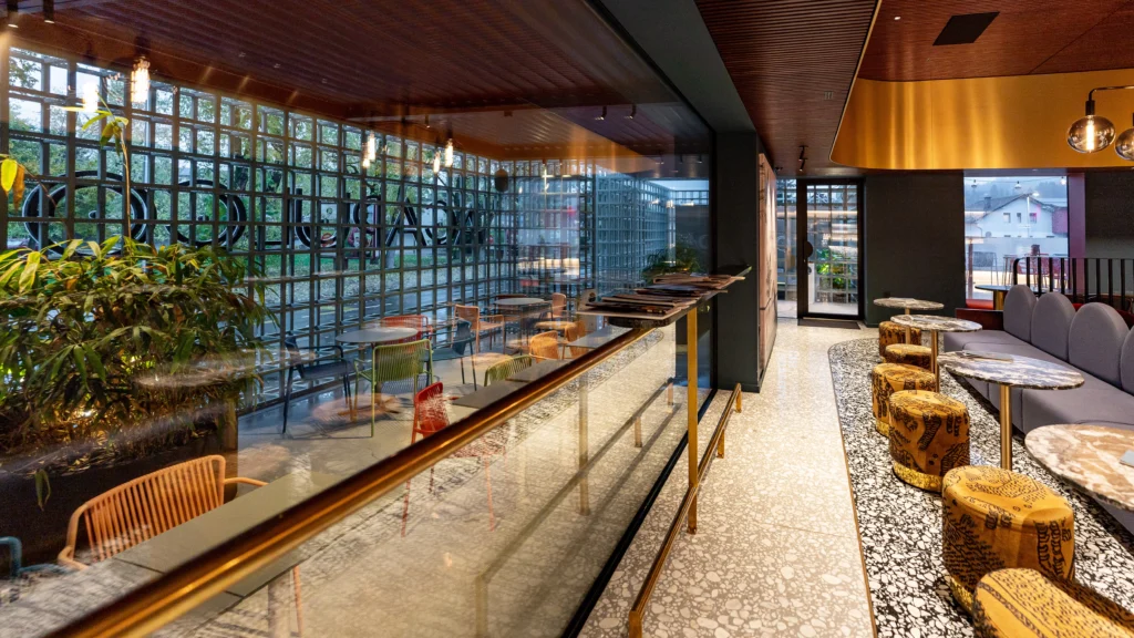 Restaurants 105