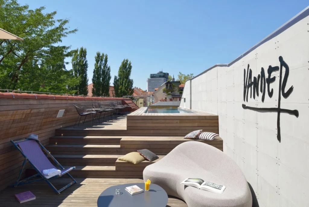 Rooftop 32