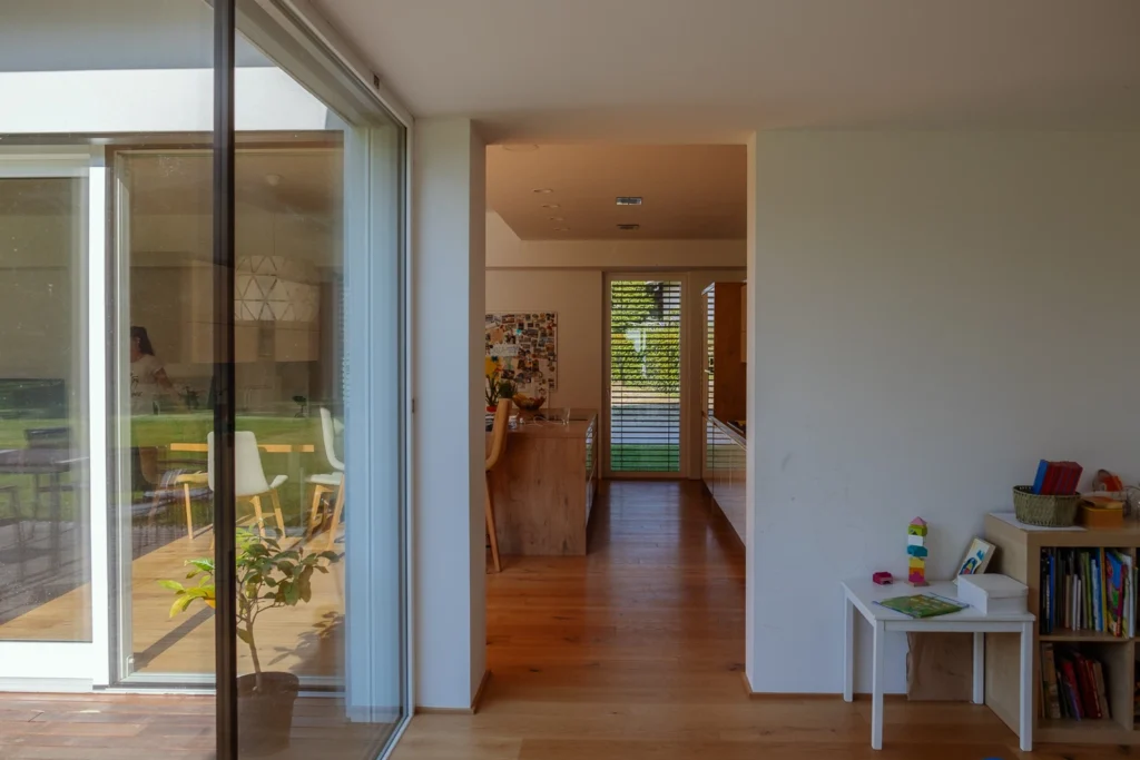 Houses / Apartments 50