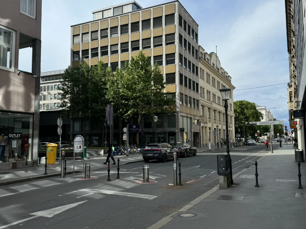 Modern / Business City Streets 30